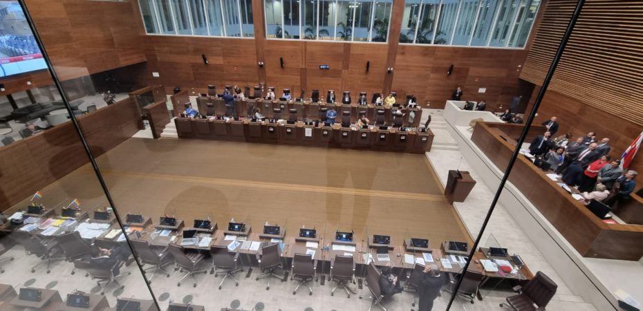 Continuar o no por ruta rápida de 4-3 monopolio nuevamente la cobertura de suplentes el lunes

 – Reporte Tico