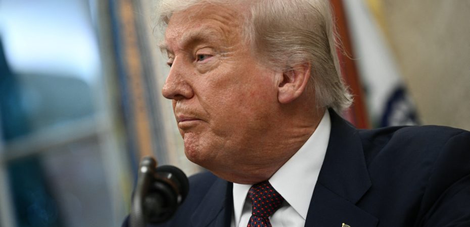 Trump anuncia el 100% de aranceles sobre francés y semiconductores

 – Reporte Tico