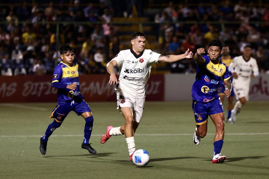 La alajuelense sufre, pero se impone a Managua

 – Reporte Tico