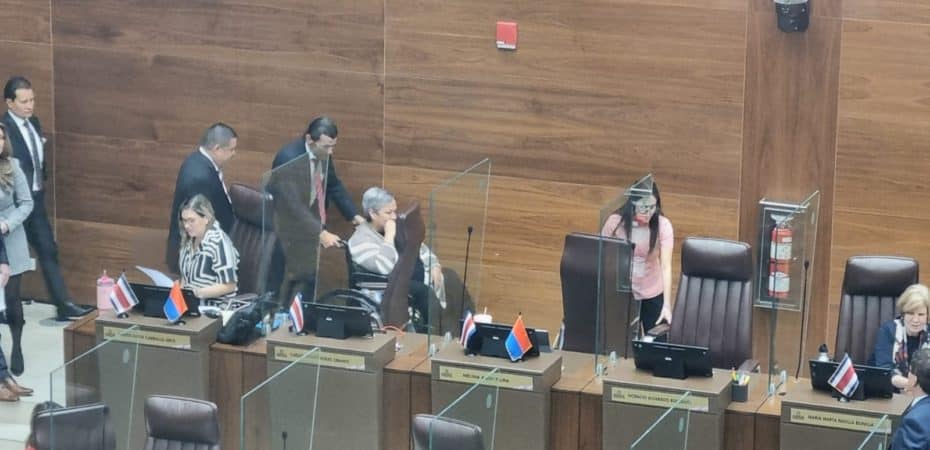 Diputado Carolina Delgado PLN sufrió una reducción en la Asamblea Parlamentaria Legislativa

 – Reporte Tico