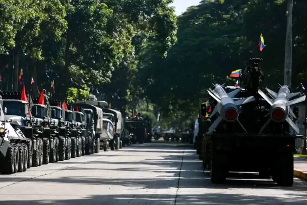 Aumento de la tensión: Venezuela mueve su armada contra la maniobra de los Estados Unidos.

 – Reporte Tico