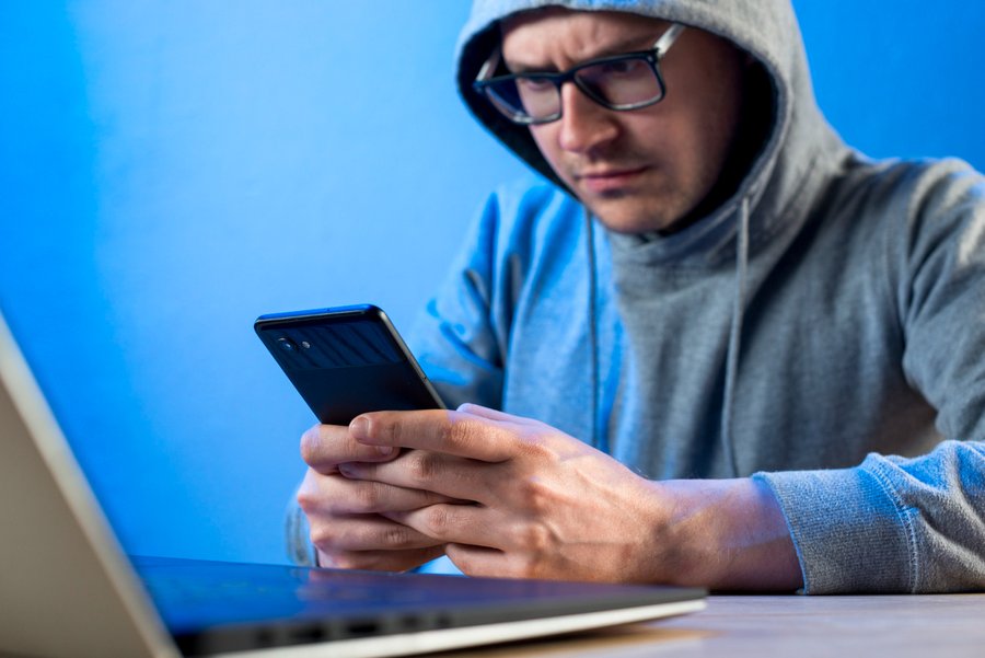 ¿Cómo saber si alguien está espiando su teléfono celular?

 – Reporte Tico