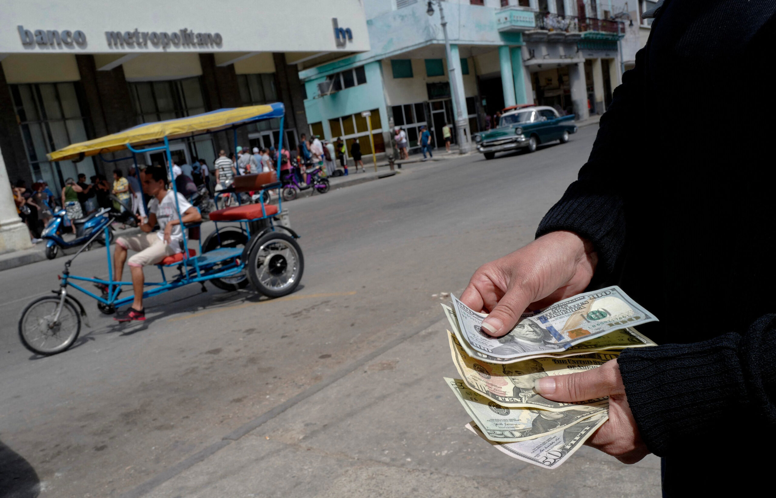 Inseguridades familiares cubanas antes del dólar parcial para la economía

 – Reporte Tico
