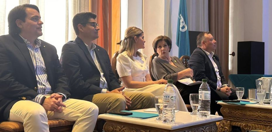 Congreso en soberanía: Laura Fernández pide suplentes para cambiar el poder judicial y los cisneros de Pilar para salir de la categoría

 – Reporte Tico