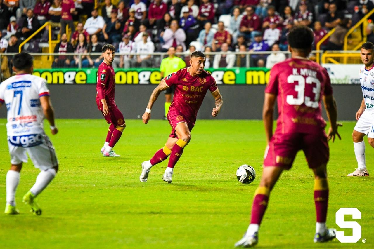 Saprissa marca el pase en la cueva

 – Reporte Tico
