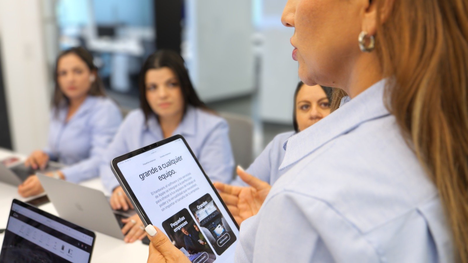 Tecnología móvil que impulsa una nueva dinámica de transformación digital en el mundo corporativo

 – Reporte Tico