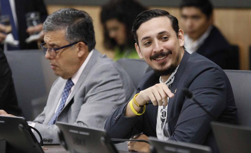 Video | «Don Gato Gang» y «Miau» Diputado Ariel Robles cuando discute con el AD Acuña oficial

 – Reporte Tico