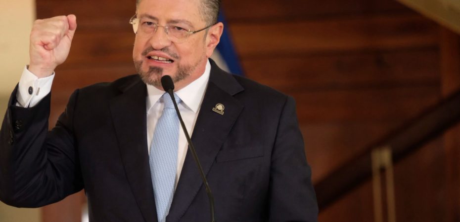 Chaves se mudó para ir a un comité legislativo

 – Reporte Tico