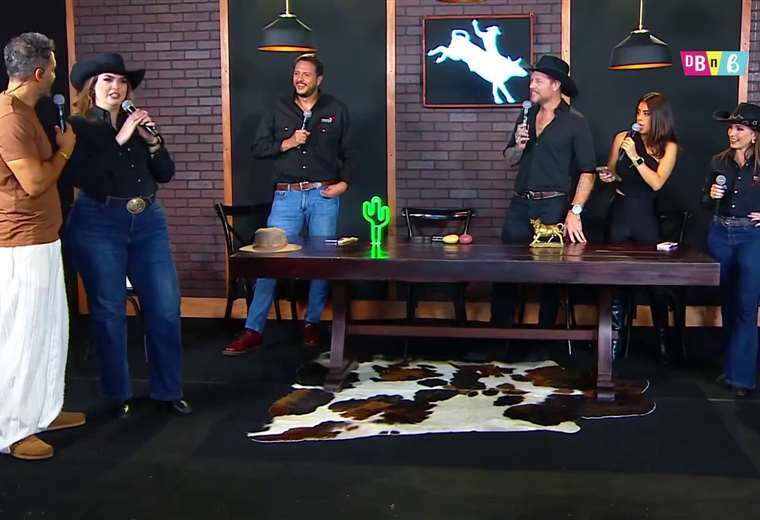 Vea los nuevos pasos de baile sugeridos por Susanna Peña para anunciar los chismes en ‘Boca a la boca’

 – Reporte Tico