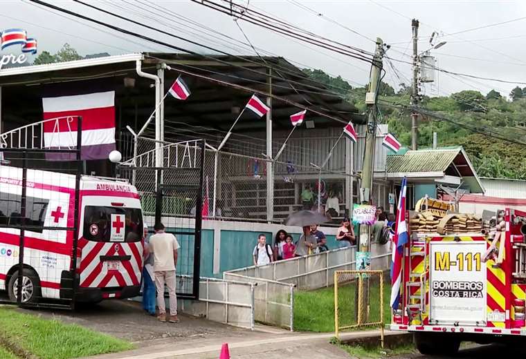 20 niños en la escuela Heredia intoxicada

 – Reporte Tico