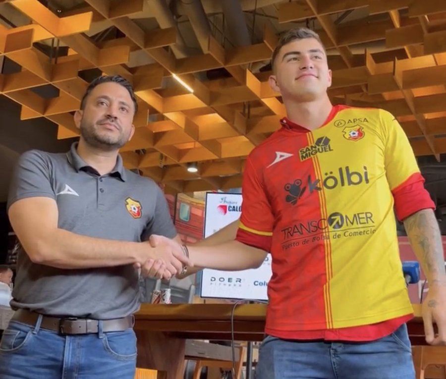 Faerron revela por qué dejó el Herediano (video)

 – Reporte Tico