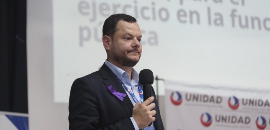 El candidato PUSC pidió a sus alternativos que voten para aumentar la privacidad para el presidente Chaves

 – Reporte Tico