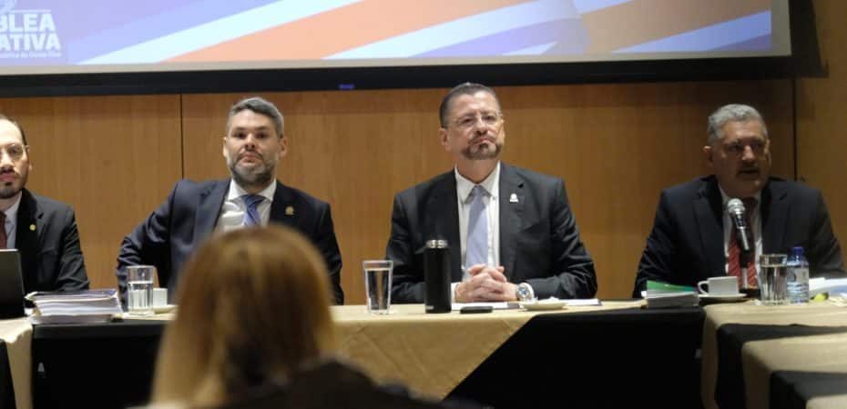 Reunión de inmunización del presidente Rodrigo Chaves

 – Reporte Tico