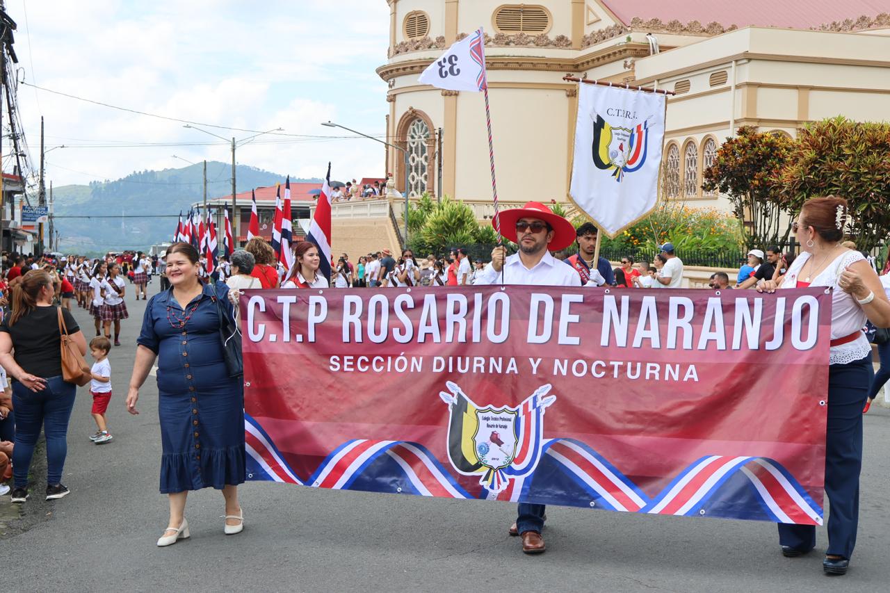 Costa Rica celebra 204 años de independencia con bailes y desfiles

 – Reporte Tico