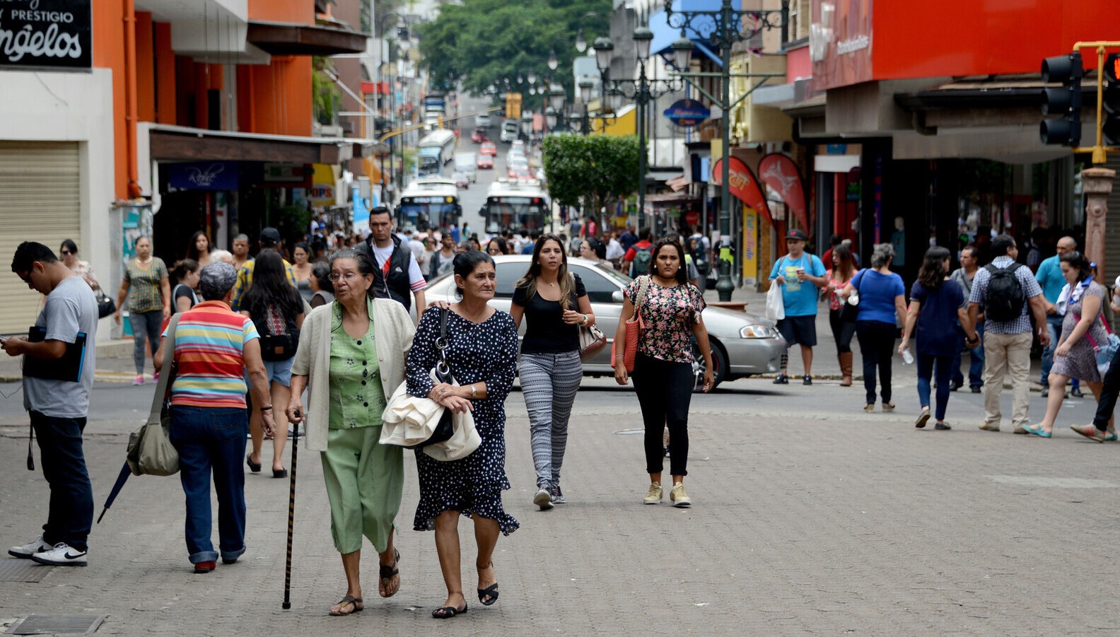 El estudio de uno revela paradojas y desigualdades en el costo del mercado laboral

 – Reporte Tico