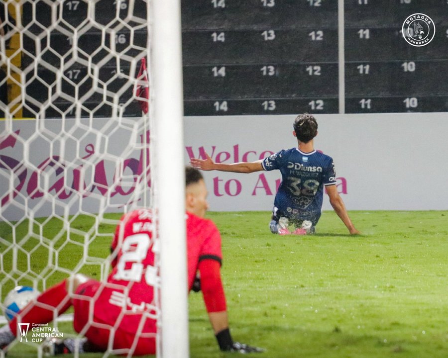 El portero de Motagua lanzó una frase que se convierte en los fanáticos de Manuda después de vencer

 – Reporte Tico
