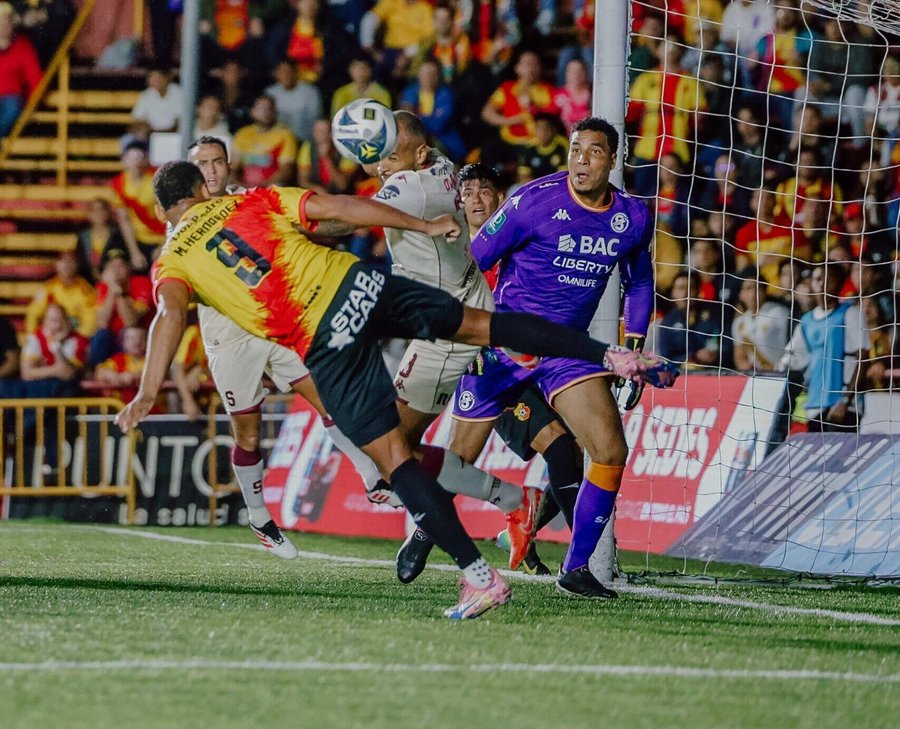 Saprissa vs. Herediano (3-3): ganó alajuelsese

 – Reporte Tico