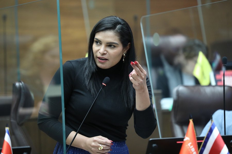 Johana Obando explica Rodrigo Chaves agradablemente

 – Reporte Tico