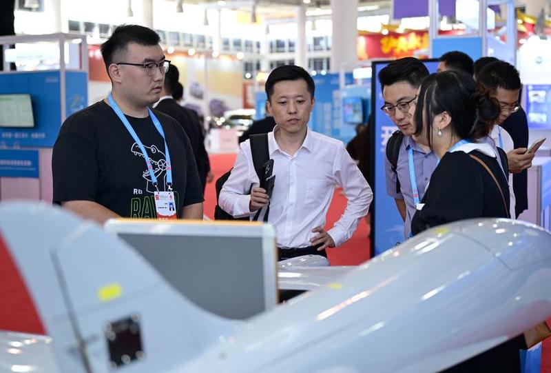 La feria de inversión internacional en China concluye con acuerdos que planean 644,000 millones de yuanes

 – Reporte Tico