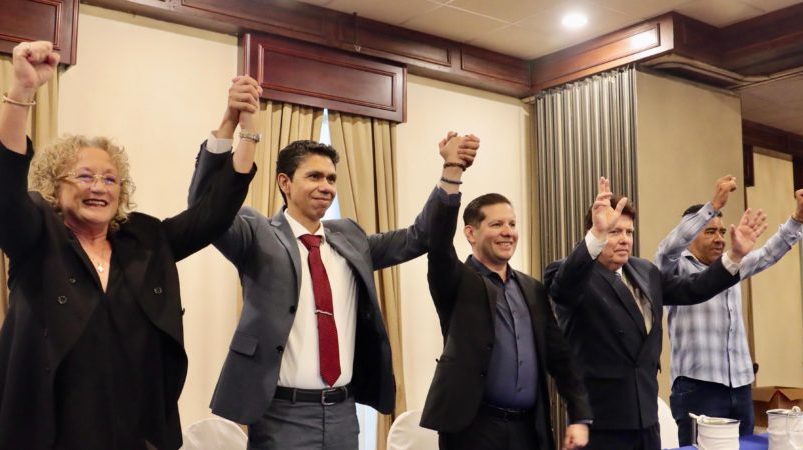 Pin ratificó a Luis Amador como candidato: comenzó una campaña con críticas a Chaves y Laura Fernández

 – Reporte Tico