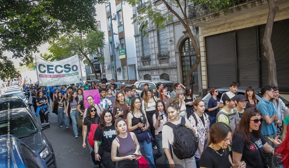 Miles de personas en marzo en Argentina v. Gobierno de veto para fondos para la universidad y la salud

 – Reporte Tico