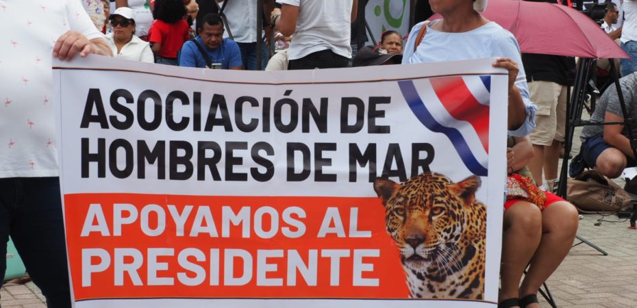 Apoyo al costo de la encuesta de UCC Rican

 – Reporte Tico
