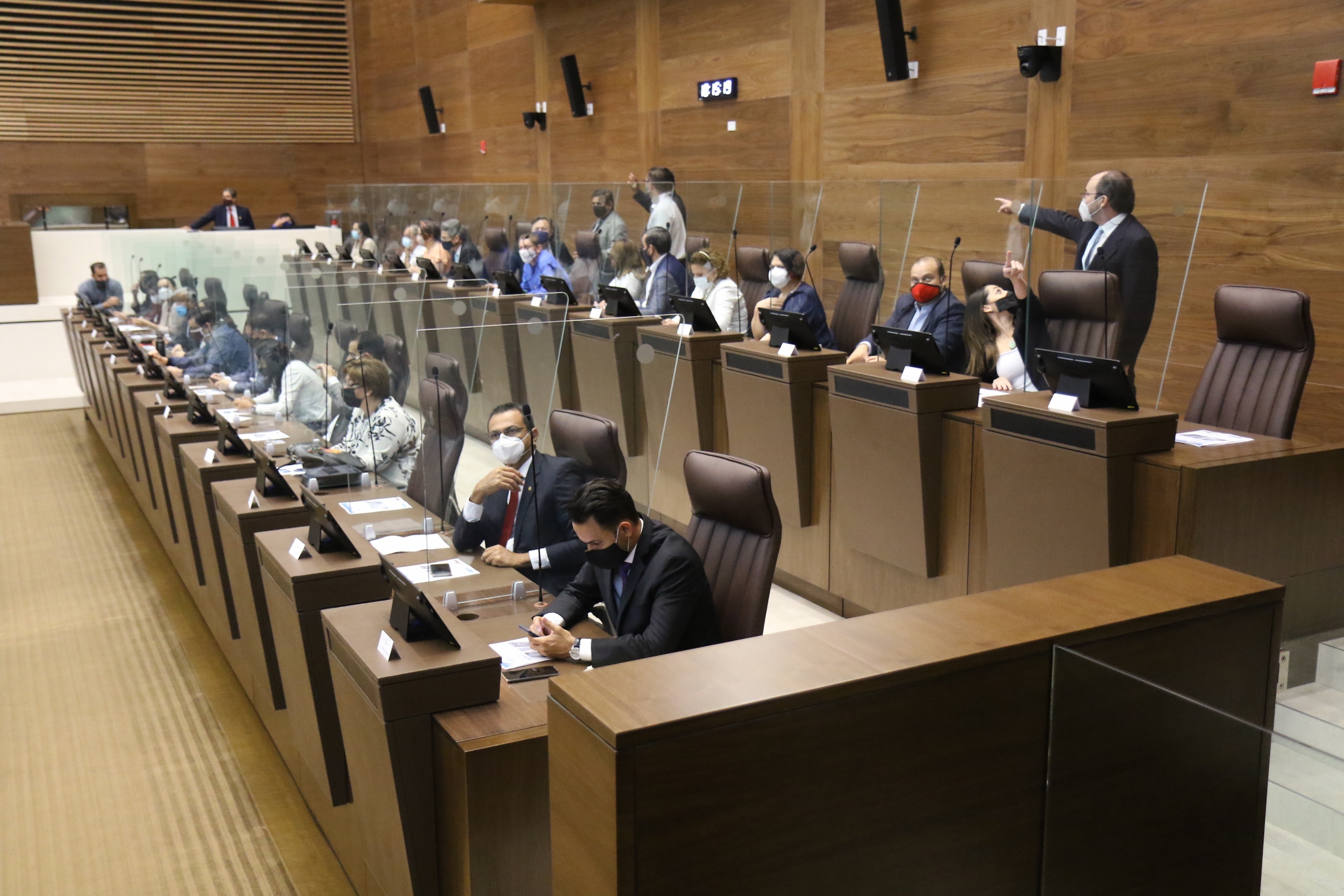 Los diputados recompensan el proyecto autorizando incursiones de 24 horas

 – Reporte Tico