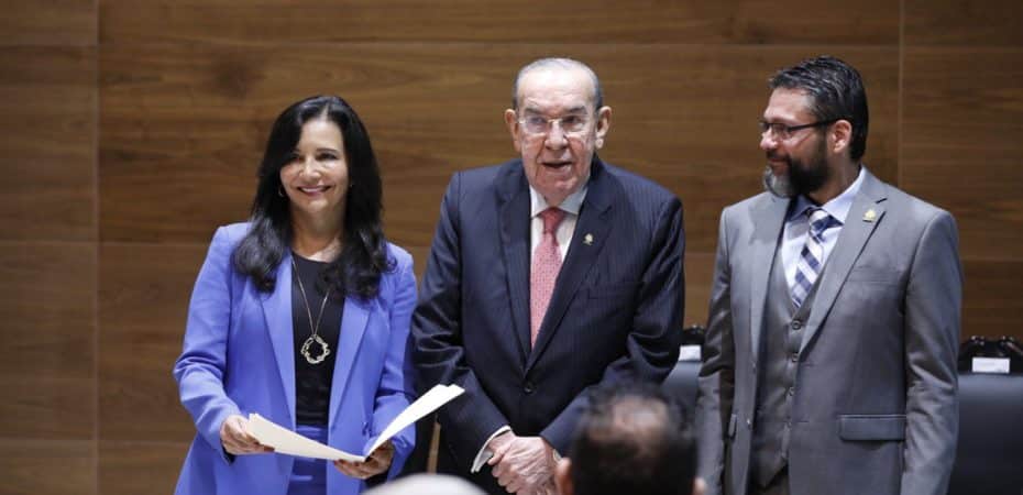 El presupuesto presentado por el gobierno en 2026 es ISK 12.8 mil millones; ¢ 400,000 millones más de lo que se aprobó para este año

 – Reporte Tico
