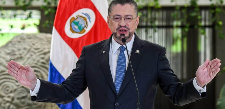 «Esto no terminará aquí, veamos qué hacemos», dijo Chaves a TSE sobre regulaciones publicitarias y publicidad de campañas

 – Reporte Tico