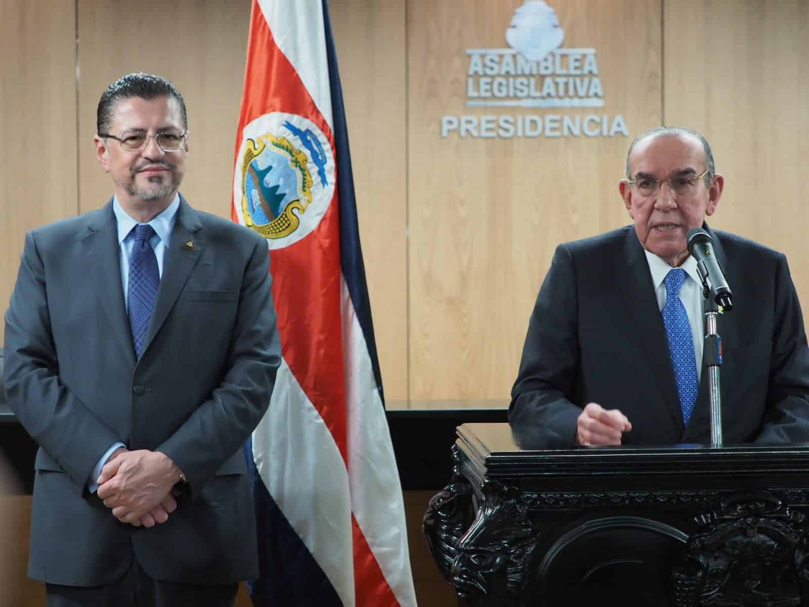 Rodrigo Arias votará levantando la privacidad de Rodrigo Chaves: «Sí, sin ningún problema»

 – Reporte Tico