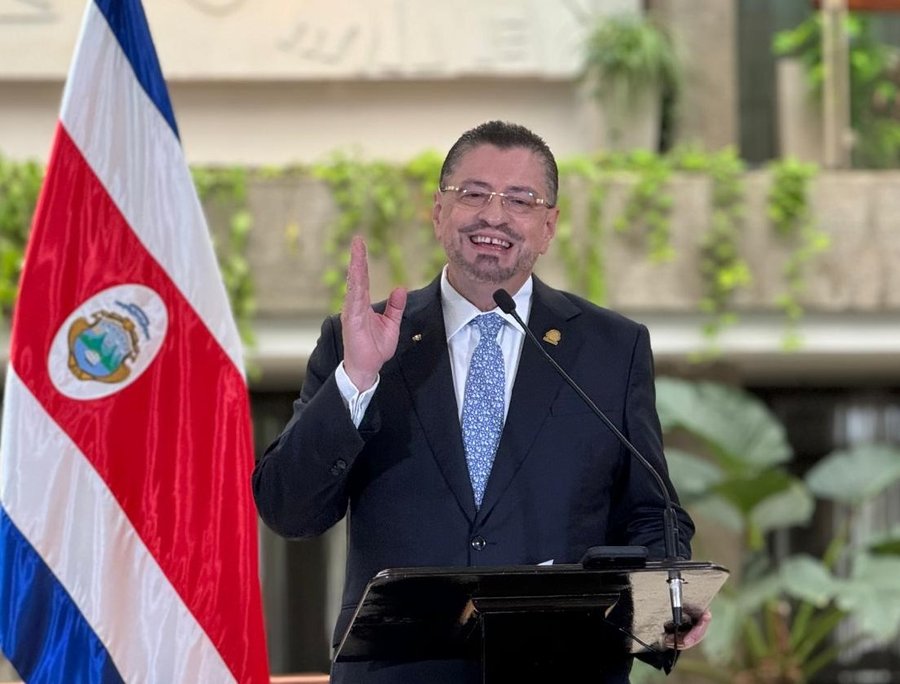 Encuesta de Chaves contra CIEP-UCR: No estoy a favor de la reelección

 – Reporte Tico
