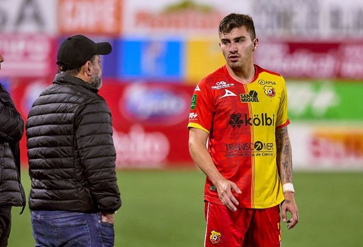 Fernán Faerron deja en claro por qué dejó el Herediano

 – Reporte Tico