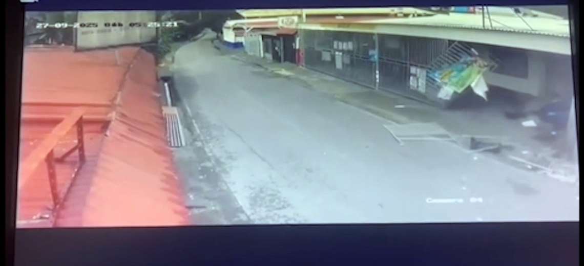 Video: Dos lesiones graves después de la colisión de automóviles contra las habitaciones comerciales en La Unión

 – Reporte Tico