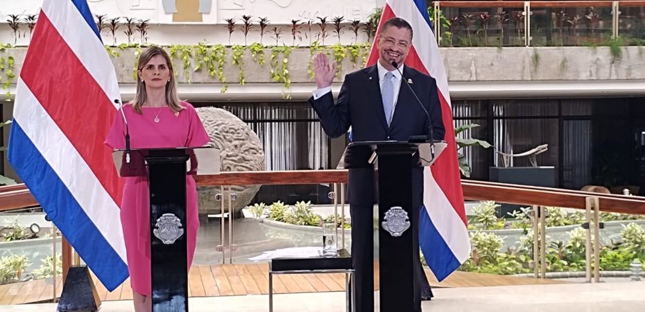 Laura Fernández: Rodrigo Chaves sería la ministra de la oficina presidencial

 – Reporte Tico