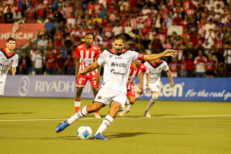 ‘Piojo’ Herrera revela lo que le pidió a Celso Borges para el sello

 – Reporte Tico