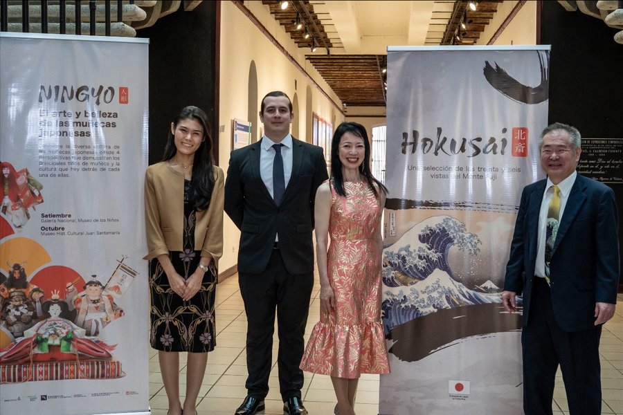 Arte y belleza de muñecas japonesas »

 – Reporte Tico
