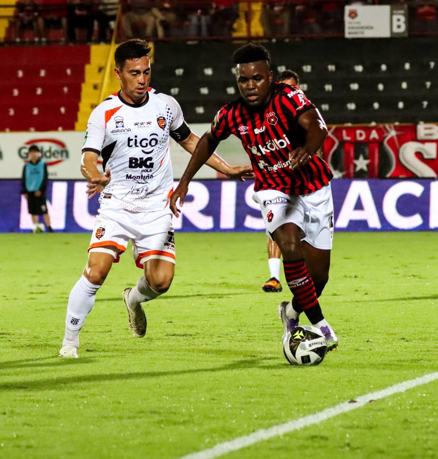 Alajuelense agrega 11 jugadores en el Microcycle de Sele

 – Reporte Tico