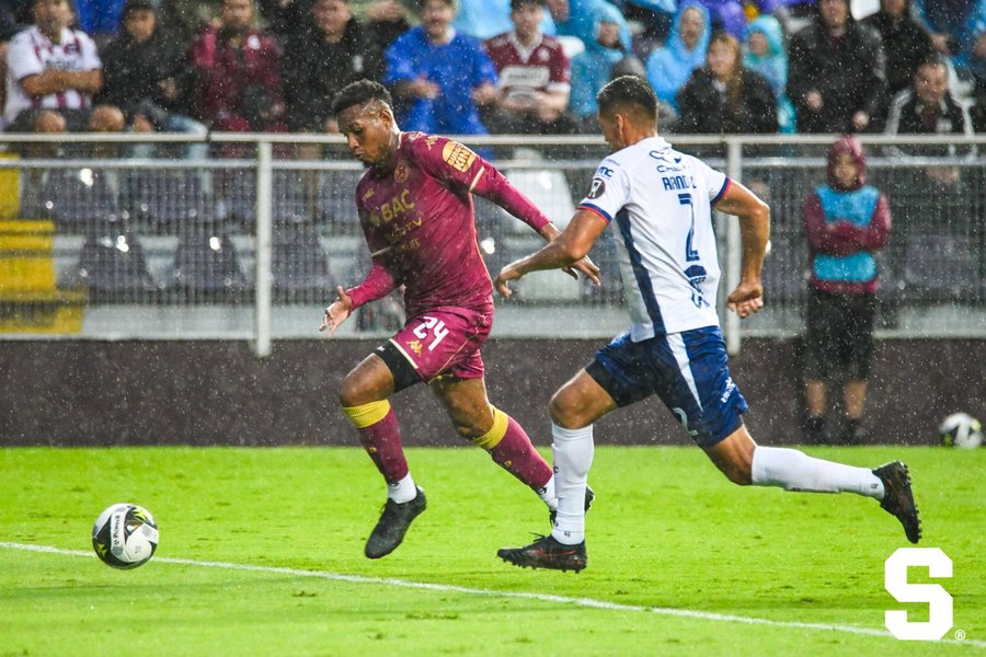 (Video) Orlando Sinclair levanta la voz en Saprissa: ¿Tienes razón en lo que dijo?

 – Reporte Tico