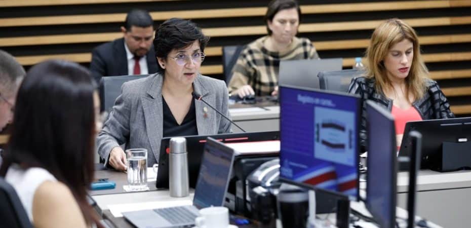 Lo que dice el informe sobre la inmunidad de levantamiento de Chaves

 – Reporte Tico