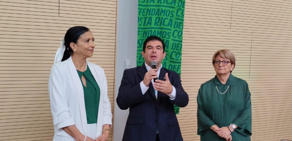 Ramos con una antigua clase cristiana para el cargo presidencial

 – Reporte Tico