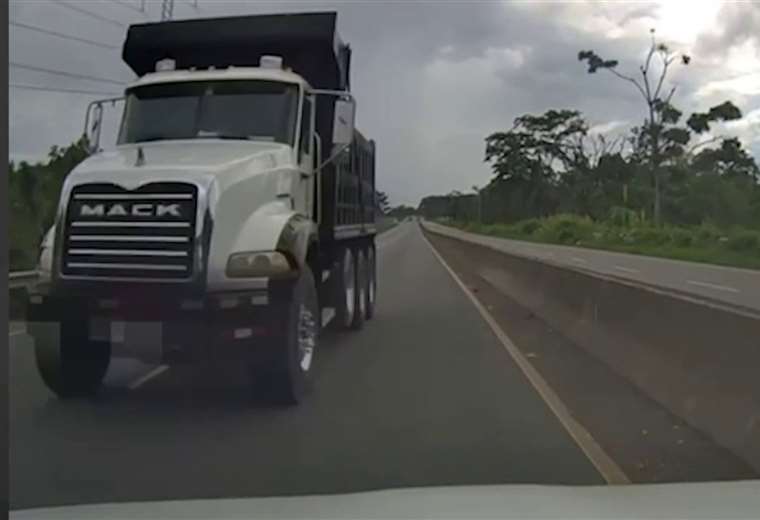 Con nervios de «acero»: Dodge Dodge de Millímetro’s Wagon, que vino del frente en la ruta 32

 – Reporte Tico