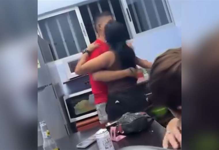 Oficial de seguridad después del despido: «Las personas son muy buenas para señalar con leña del árbol caído»

 – Reporte Tico