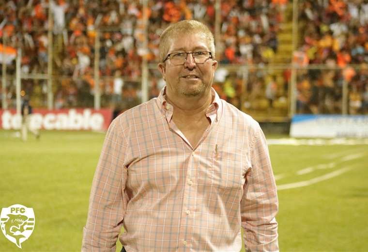 El gerente de Puntarenas también explota contra el arbitraje

 – Reporte Tico