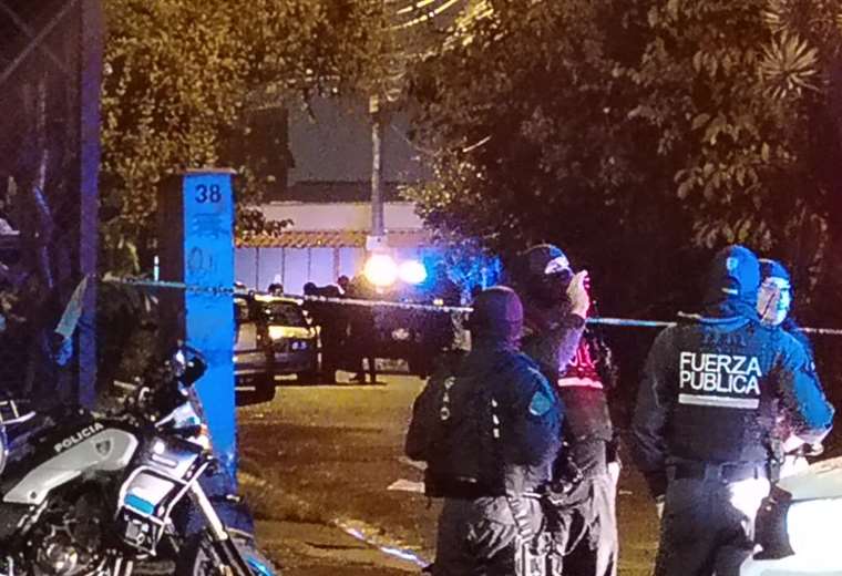 El hombre es asesinado en el auto en San Francisco de dos Ríos

 – Reporte Tico