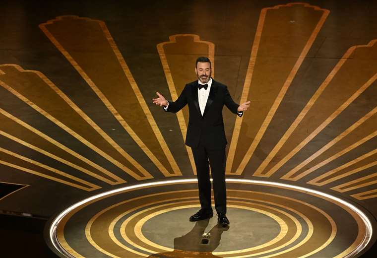El programa de comediante Jimmy Kimmel volverá al aire en los Estados Unidos.

 – Reporte Tico