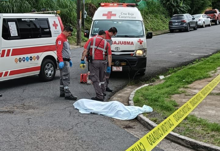 Jóvenes revueltas del trailer en la entrada a Leo XIII. Golpear

 – Reporte Tico