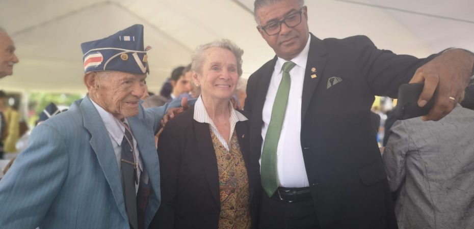 La ex Lady Karen Olsen Beck muere 95 años

 – Reporte Tico