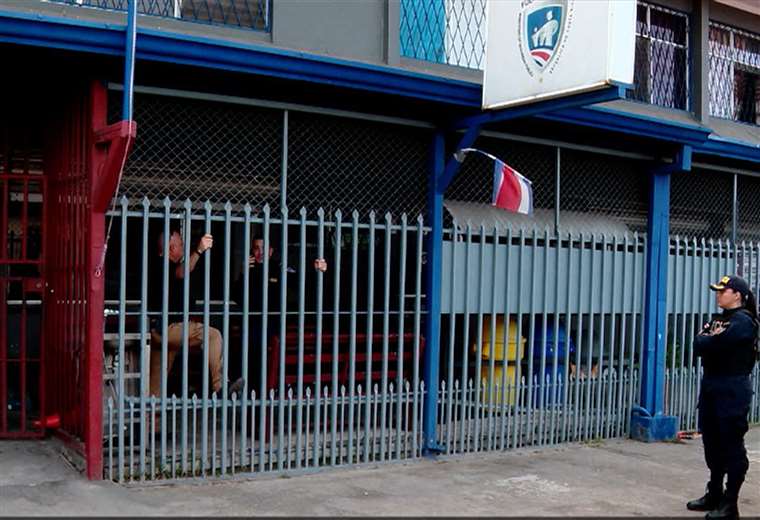 Los funcionarios del poder público continúan en la detención pre -judicial debido a la muerte de nicaragüense

 – Reporte Tico