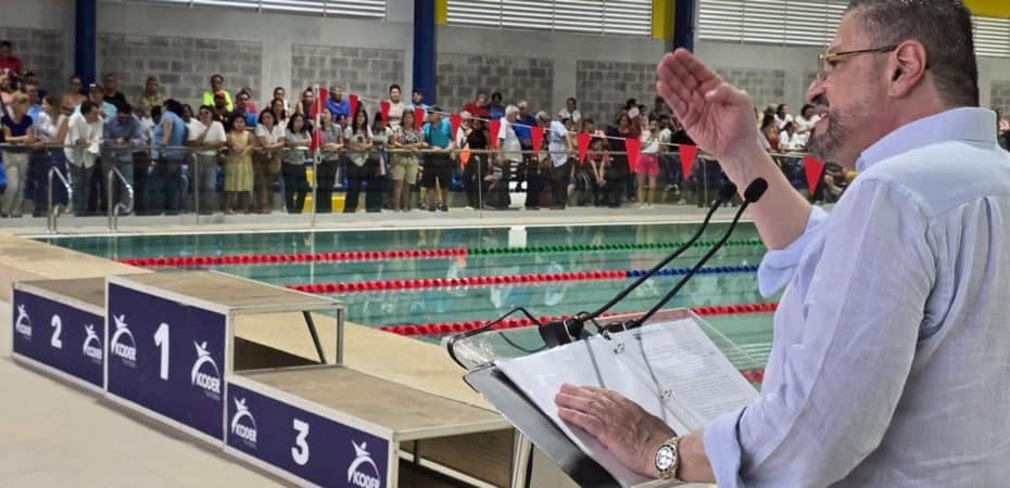 Chaves abre una piscina en Esparza en uno de sus últimos envíos

 – Reporte Tico