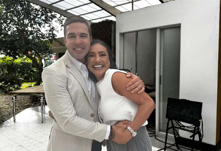 Video: Italo Marenco y Nancy Doubles se reúnen en el conjunto de ‘buen día’

 – Reporte Tico